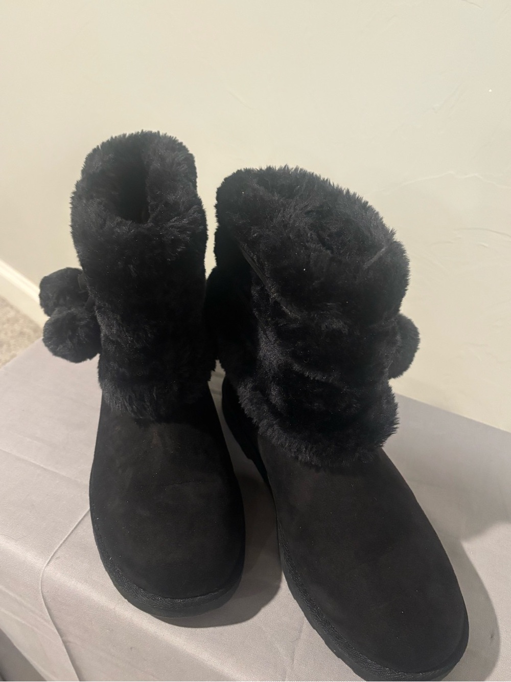 Makalu super cute Women's Black Faux-Fur Winter Ankle Boots SZ 9